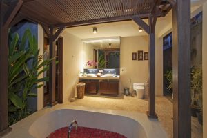 Mahesa Bathroom Imani Villas